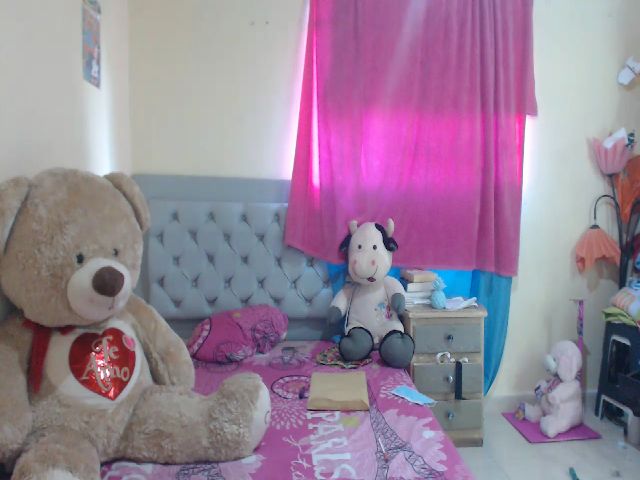 Live sex webcam photo for Lalu95 #269240750