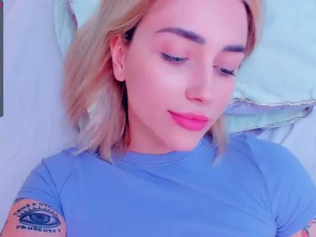 Live sex webcam photo for KaprinaGirrs #269255700