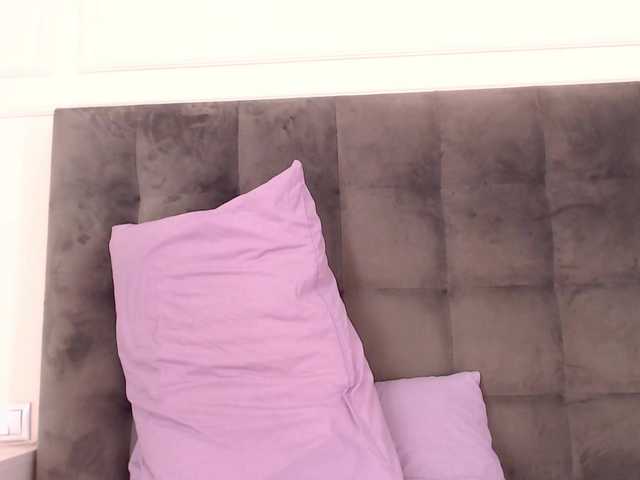 Live sex webcam photo for LittleDesire #269246183