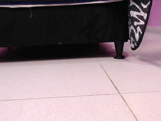 Live sex webcam photo for Luanamilf #269261399