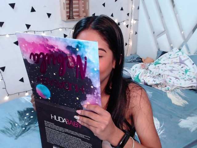 Live sex webcam photo for CorinaHudson #269262225