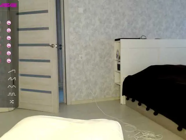 Live sex webcam photo for SWEETCRYSTAL #269260295