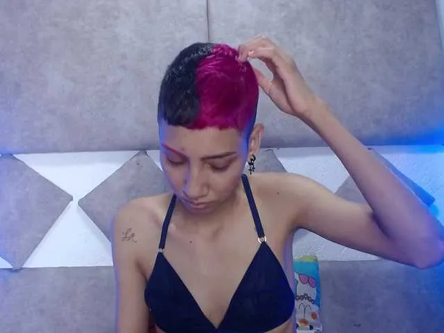 Live sex webcam photo for Alebix19 #269246773