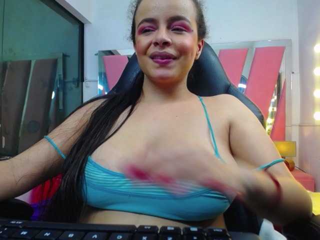 Live sex webcam photo for violetadam #269251991