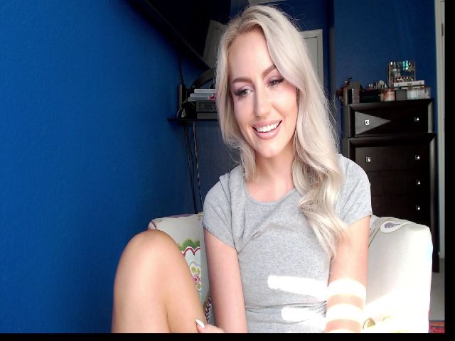 Live sex webcam photo for Officialelsa #269264274