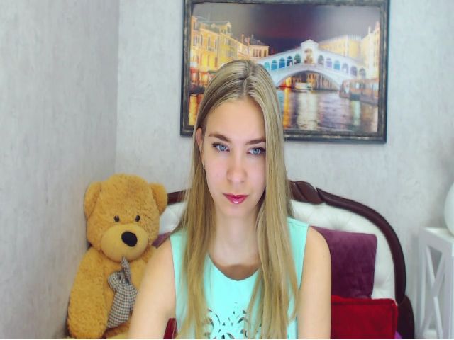 Live sex webcam photo for RossandaShy #269249855