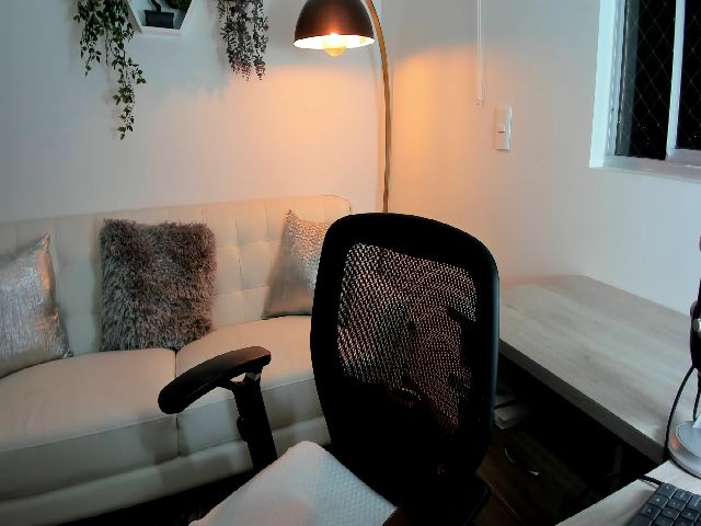 Live sex webcam photo for Marianviolet #269249845