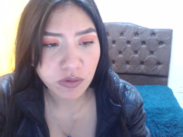 Live sex webcam photo for Emmaafox #269257837