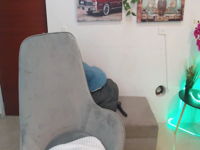 Live sex webcam photo for Lili_cutee #269257222