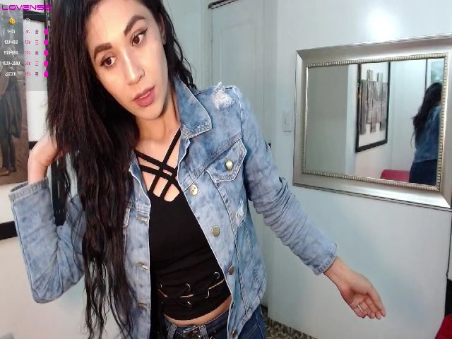 Live sex webcam photo for Arabelajoys #269264344