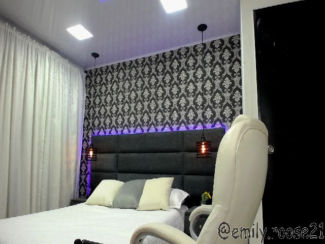 Live sex webcam photo for Emily_roos #269263171