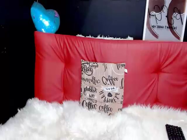 Live sex webcam photo for Ebonyindian69 #269263107