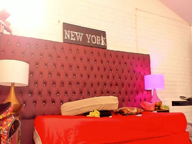 Live sex webcam photo for VivianneHot_x #287865498