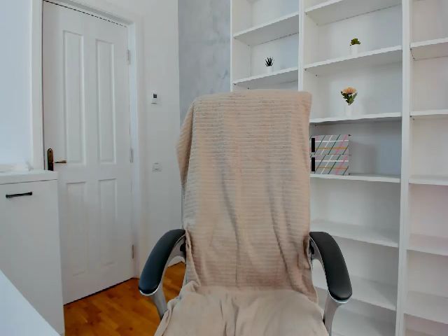 Live sex webcam photo for VanessaCroft #269254531