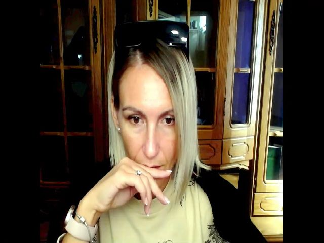 Live sex webcam photo for MiliEsiens #269252959