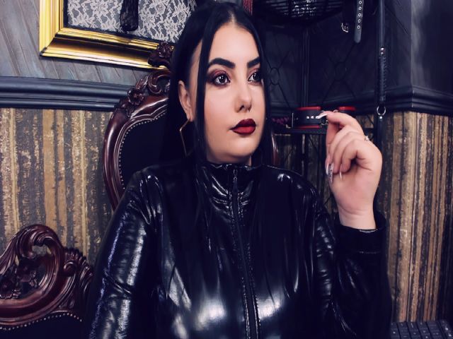 Live sex webcam photo for MelissaGlow #269254554