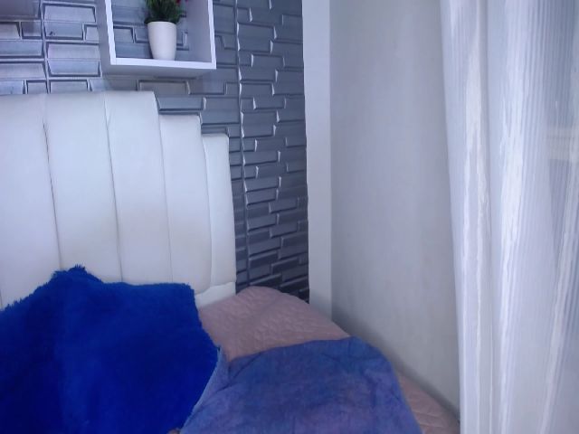 Live sex webcam photo for Noonalatin #269250092