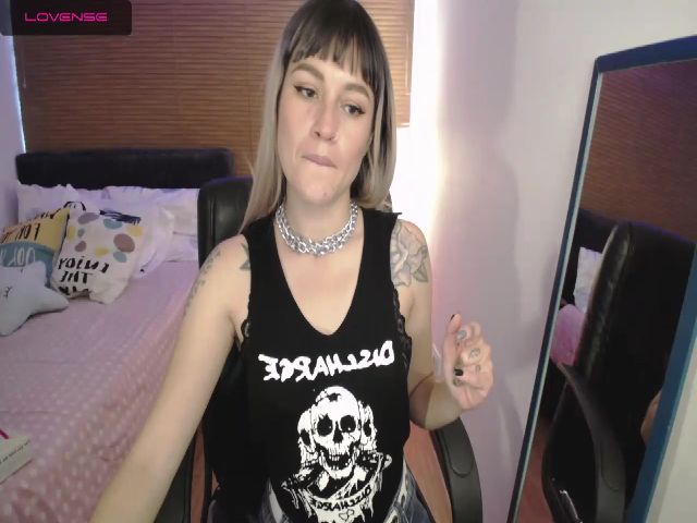 Live sex webcam photo for Kimjeniie #269257929
