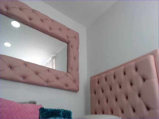 Live sex webcam photo for LorennaHdez #269254776