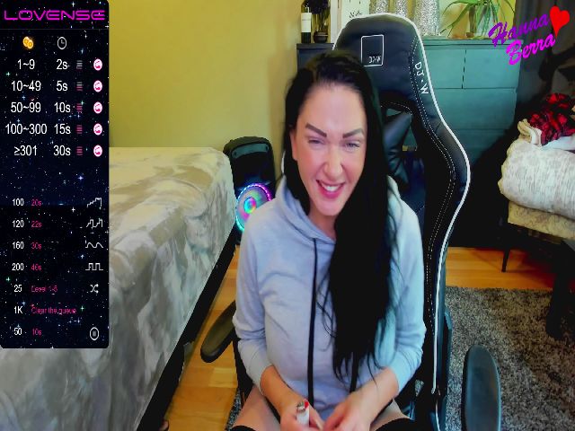 Live sex webcam photo for HannaBerra #269258263