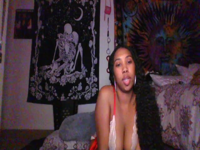 Live sex webcam photo for hennyhoneypot #269249596