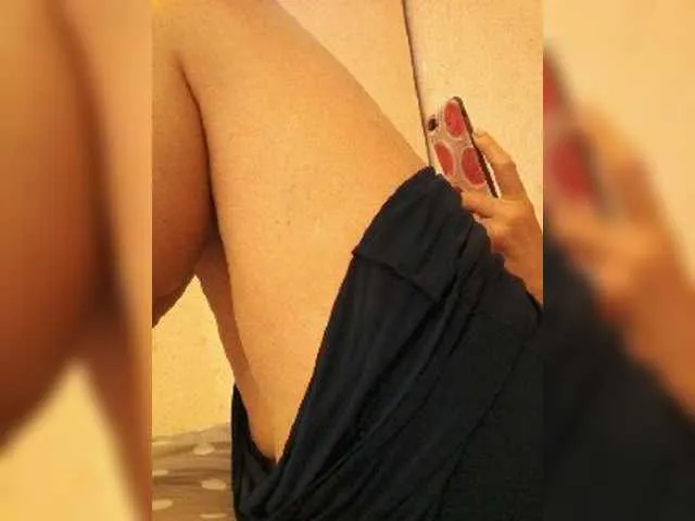 Live sex webcam photo for Camellia5151 #269250864