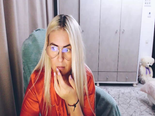 Live sex webcam photo for A_Sweet_Girl_ #269245863