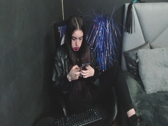 Live sex webcam photo for samantasmithh #269250300