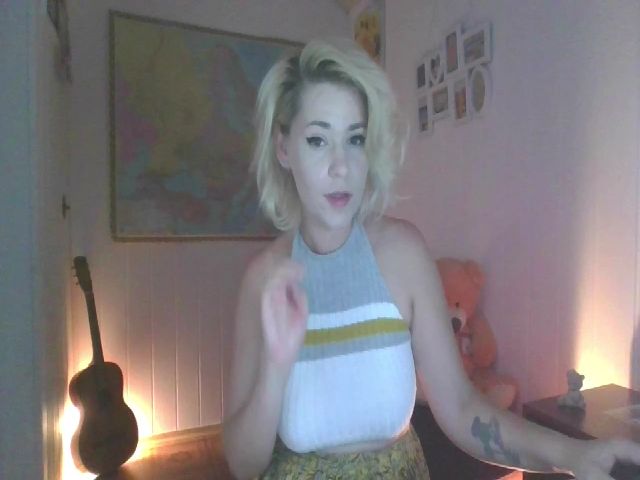 Live sex webcam photo for AliceMood #269259368