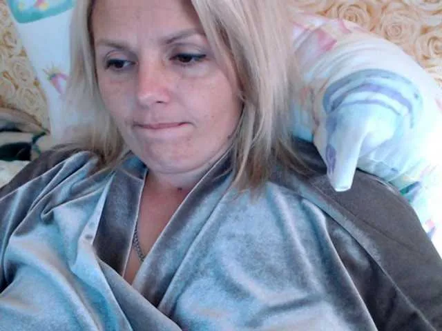 Live sex webcam photo for AngelAlone #269250875