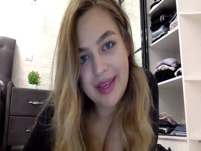 Live sex webcam photo for Princess_Ly2 #269265598