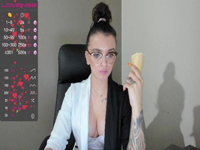 Live sex webcam photo for aami_love #269247654