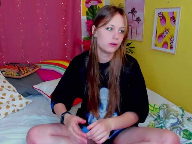 Live sex webcam photo for ShellyBelli #269250758