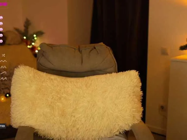 Live sex webcam photo for -white-kitty- #269280258