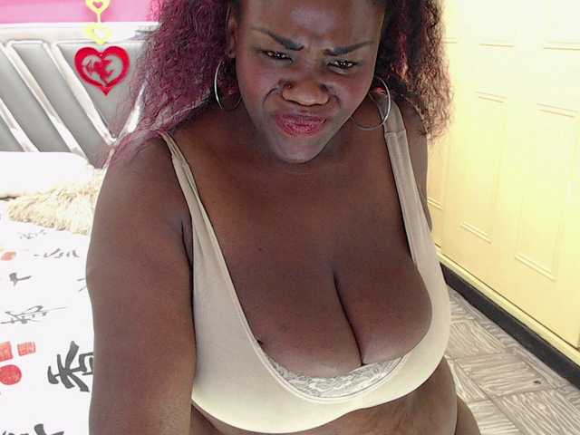 Live sex webcam photo for GreysMiller #269266660