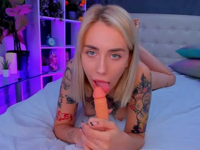 Live sex webcam photo for KaprinaGirrs #269270897