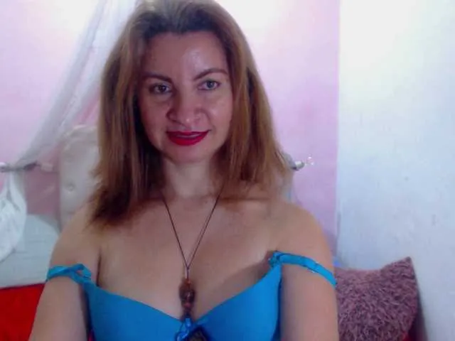 Live sex webcam photo for AliceMiller13 #269280397