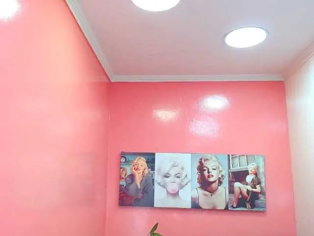 Live sex webcam photo for SweetDollx #269280800