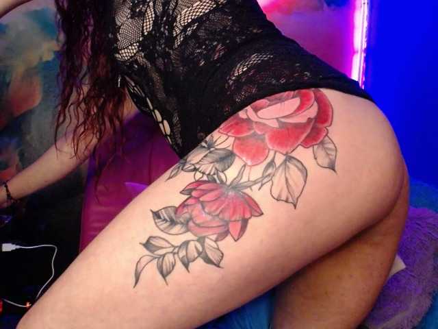 Live sex webcam photo for lucy-hot1 #269271492