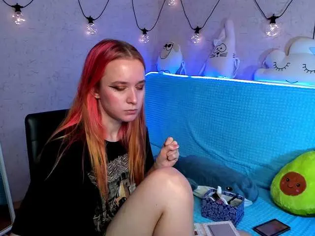 Live sex webcam photo for KiraLiLime #287990123