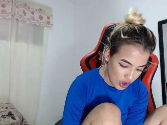 Live sex webcam photo for adri14-1 #269280794