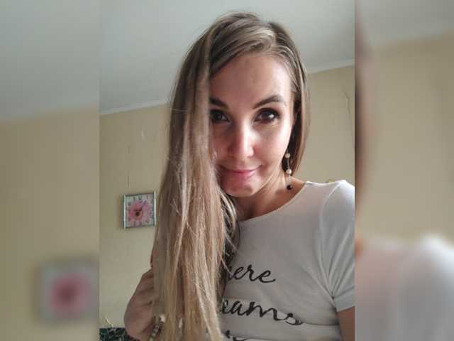 Live sex webcam photo for Aurora108 #288002786