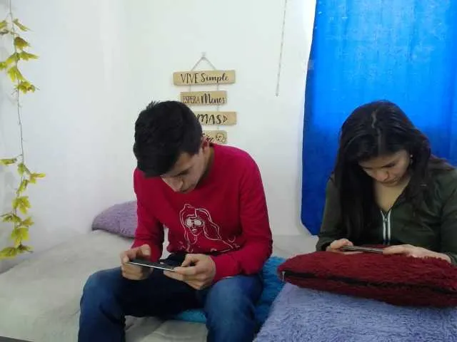 Live sex webcam photo for couplehorny21 #269280114