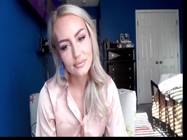 Live sex webcam photo for Officialelsa #269283592