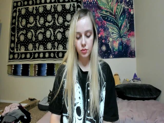 Live sex webcam photo for lunalovelyy #269272151