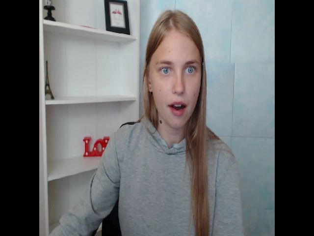 Live sex webcam photo for SshyTeen #269274014