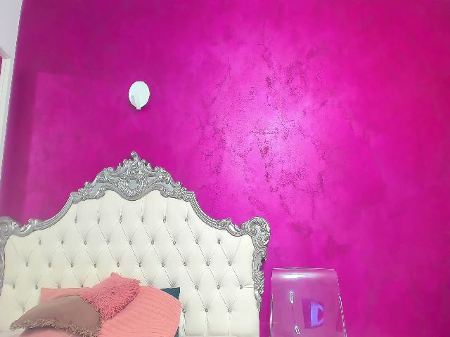 Live sex webcam photo for AimeeTeen #269269816