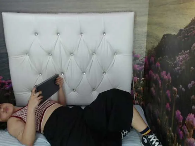 Live sex webcam photo for JuliaReeves #269281212
