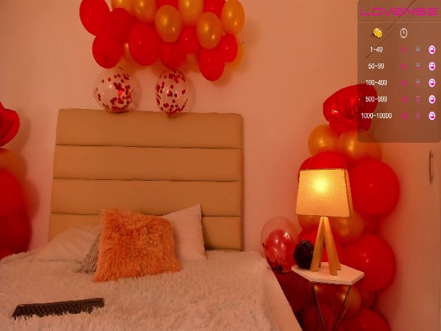 Live sex webcam photo for Sharlotte_e #269282332