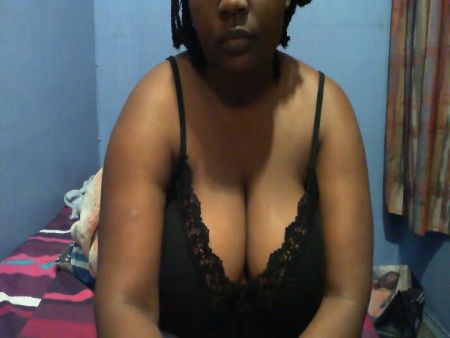 Live sex webcam photo for LaraLovesU #269268460